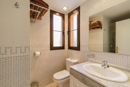 cde8594c90f27711ee7bf6b0f2691b6c - 13