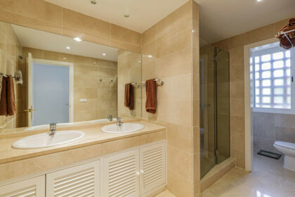 cde8594c90f27711ee7bf6b0f2691b6c - 15