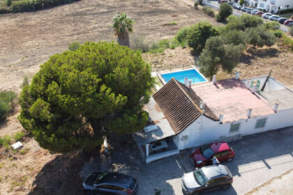 cee42c09b858dc7c7c034373513bec00 - 14