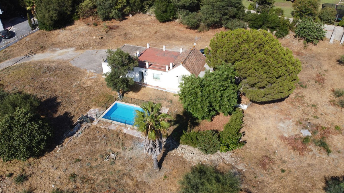 cee42c09b858dc7c7c034373513bec00 - 15