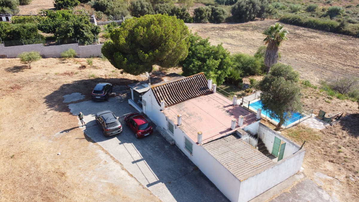 cee42c09b858dc7c7c034373513bec00 - 20