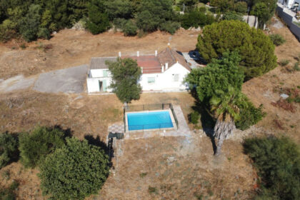 cee42c09b858dc7c7c034373513bec00 - 23