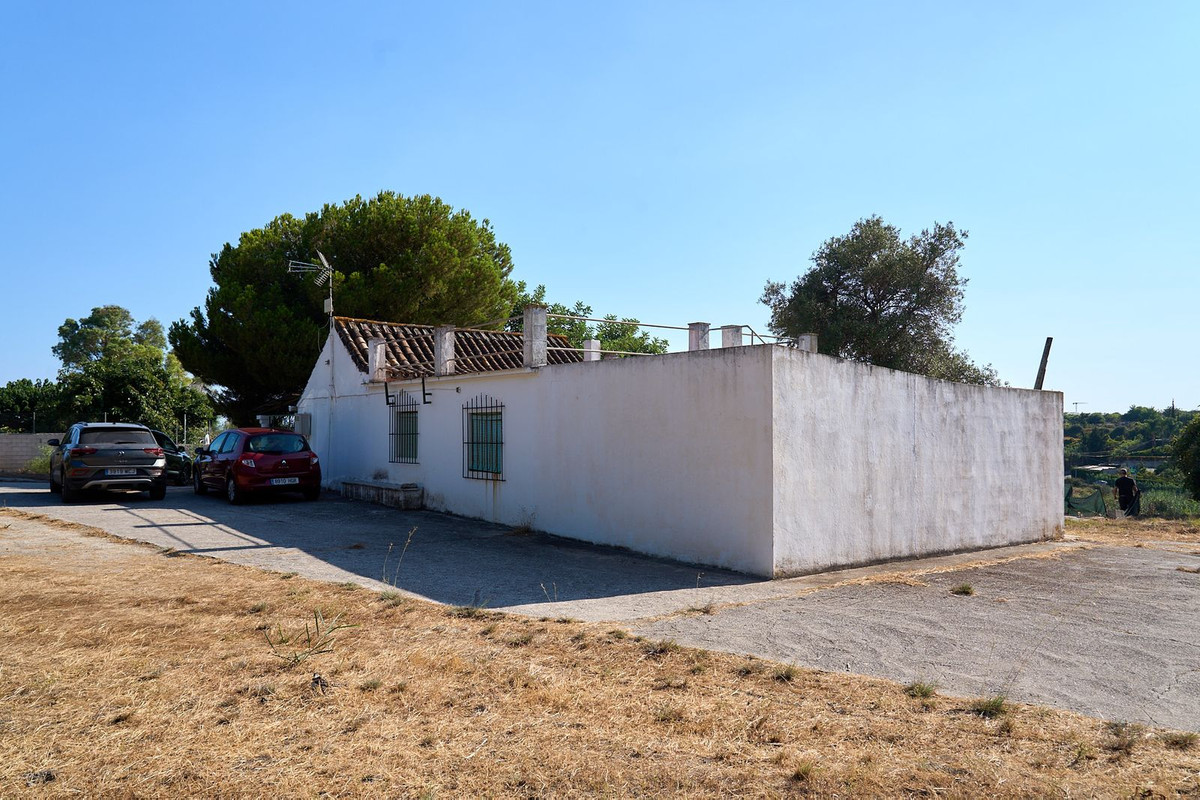 cee42c09b858dc7c7c034373513bec00 - 4