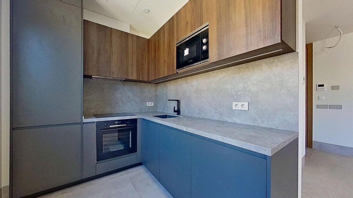 d01a0f0059029300cb3fe4ba8f4ce6bb - 12