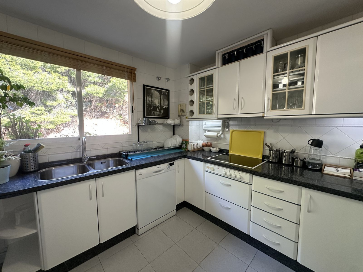 d0d4ae5903358d440e9828f822d454fc - 14