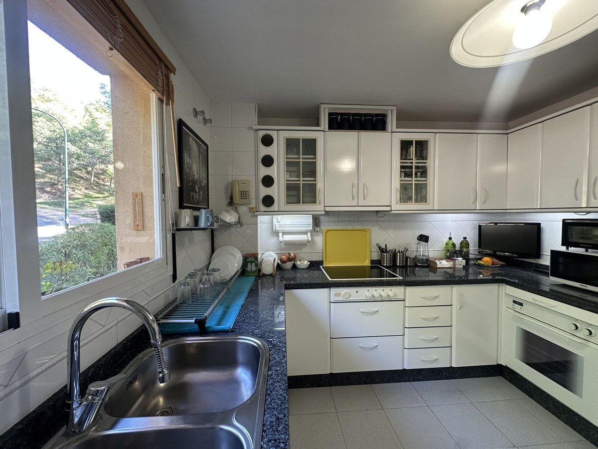 d0d4ae5903358d440e9828f822d454fc - 15