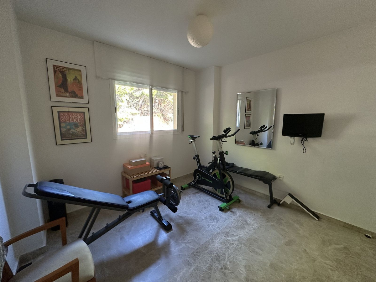 d0d4ae5903358d440e9828f822d454fc - 21