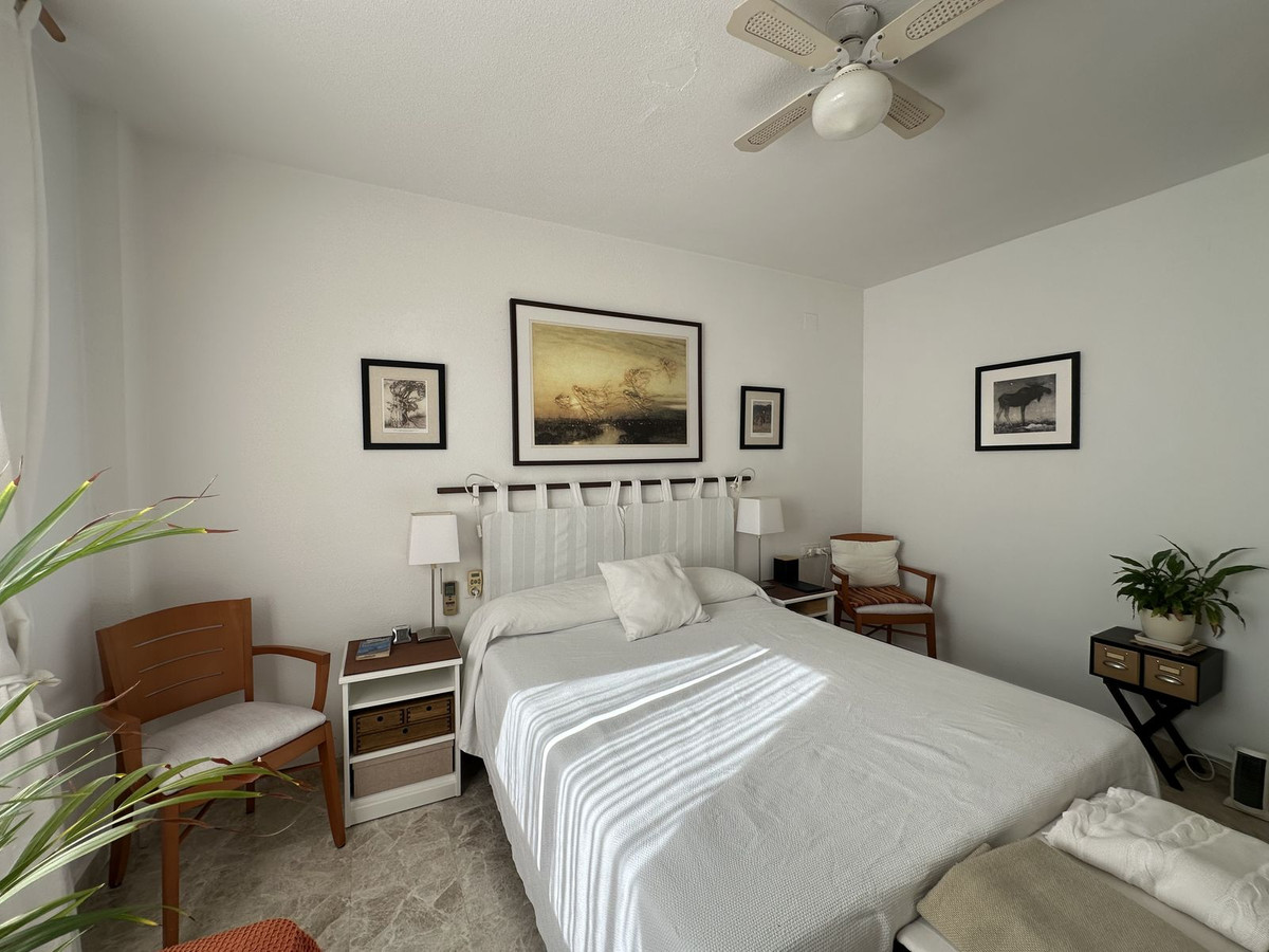 d0d4ae5903358d440e9828f822d454fc - 23