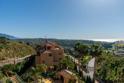 d1000f457c0663512b94f3d666be283e - 3