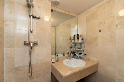 d1000f457c0663512b94f3d666be283e - 9