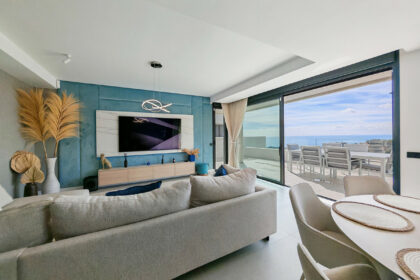 d20a4f083cdc2641e80d7471501667d0 - 1