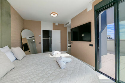 d20a4f083cdc2641e80d7471501667d0 - 13