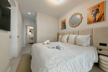 d20a4f083cdc2641e80d7471501667d0 - 18