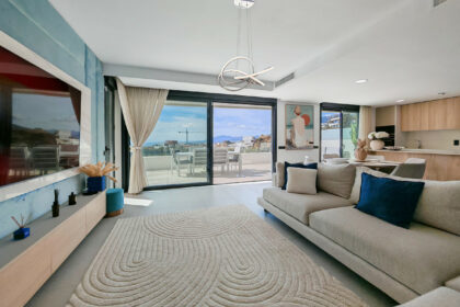 d20a4f083cdc2641e80d7471501667d0 - 2