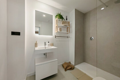 d20a4f083cdc2641e80d7471501667d0 - 20