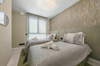 d20a4f083cdc2641e80d7471501667d0 - 21