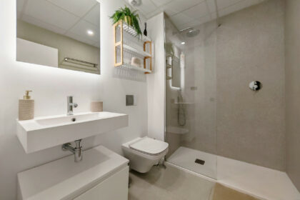 d20a4f083cdc2641e80d7471501667d0 - 22