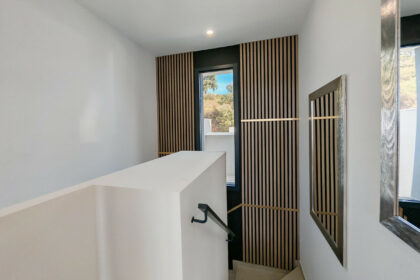 d20a4f083cdc2641e80d7471501667d0 - 23