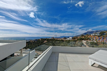 d20a4f083cdc2641e80d7471501667d0 - 26