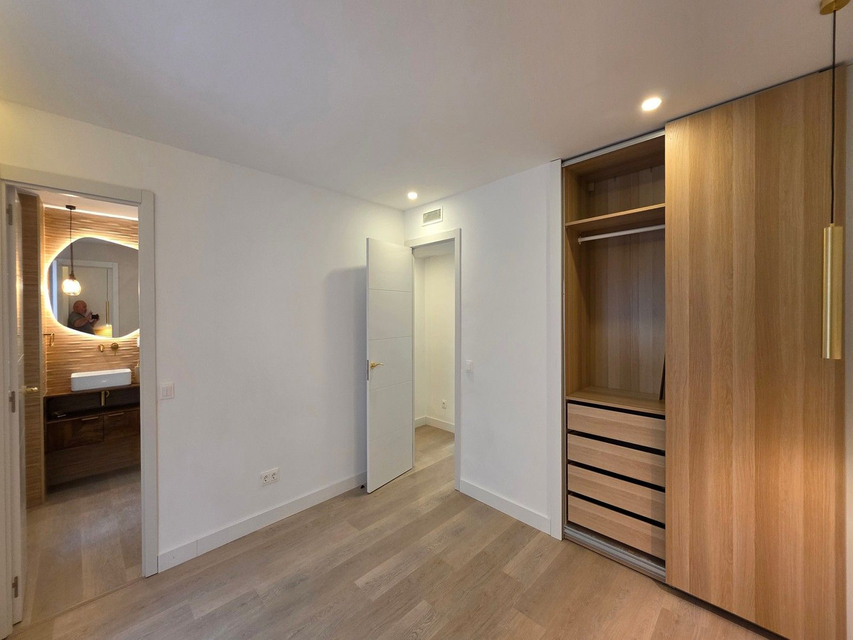 d2a3b0564f2bd5caf813587582a44a37 - 13