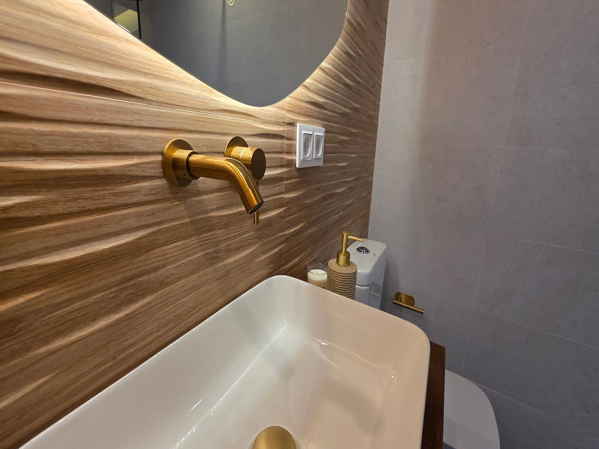 d2a3b0564f2bd5caf813587582a44a37 - 16