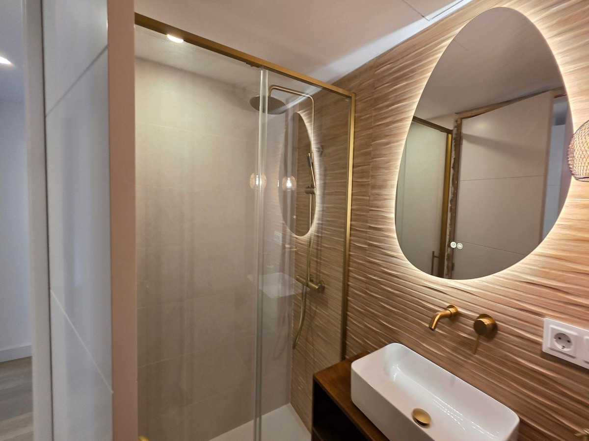 d2a3b0564f2bd5caf813587582a44a37 - 2