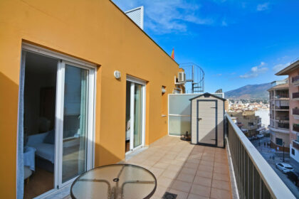 d470f2e76bc3417c314332dc29dacc75 - 2