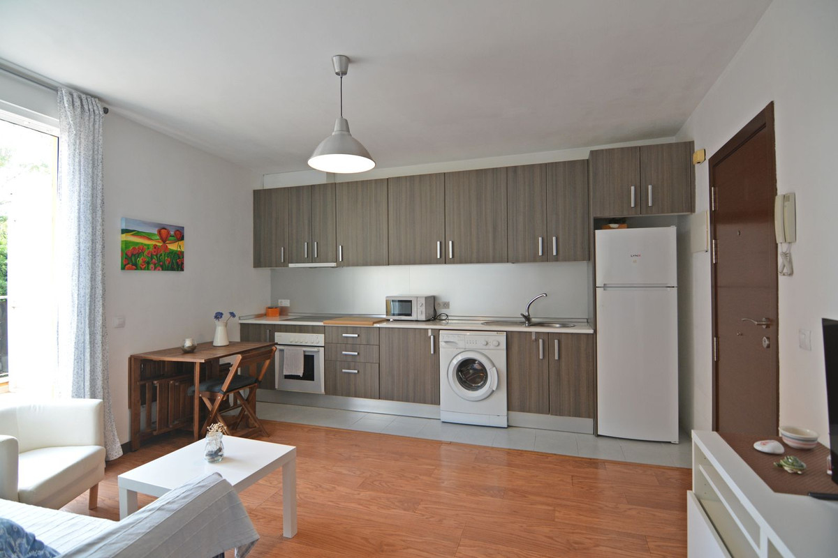 d470f2e76bc3417c314332dc29dacc75 - 8