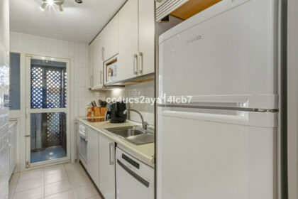 d5b5bf636f457957c4e56ca0dae65c07 - 10