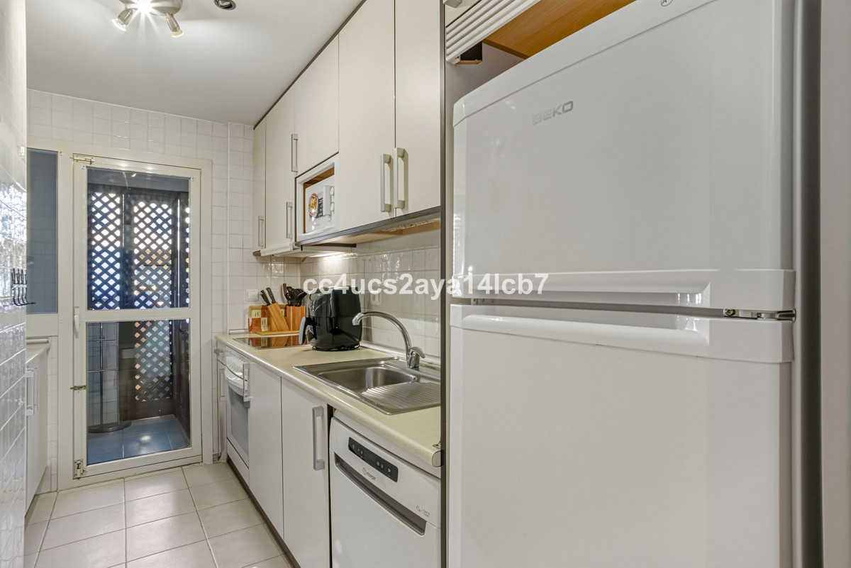 d5b5bf636f457957c4e56ca0dae65c07 - 10