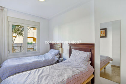 d5b5bf636f457957c4e56ca0dae65c07 - 16