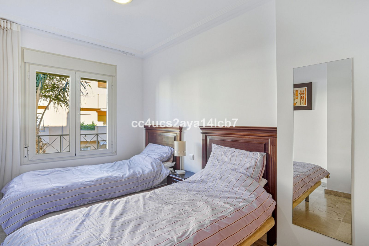 d5b5bf636f457957c4e56ca0dae65c07 - 16