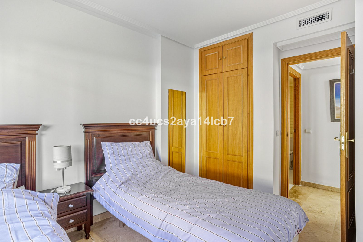 d5b5bf636f457957c4e56ca0dae65c07 - 18