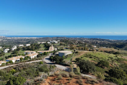 d6456cd1563e64338c8c096663b10418 - 1