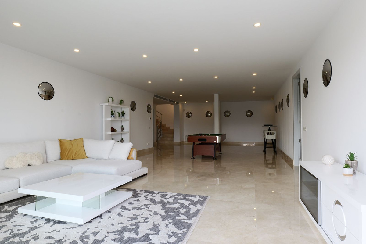 d6a971a8fd032d77f513020a330f25f7 - 16