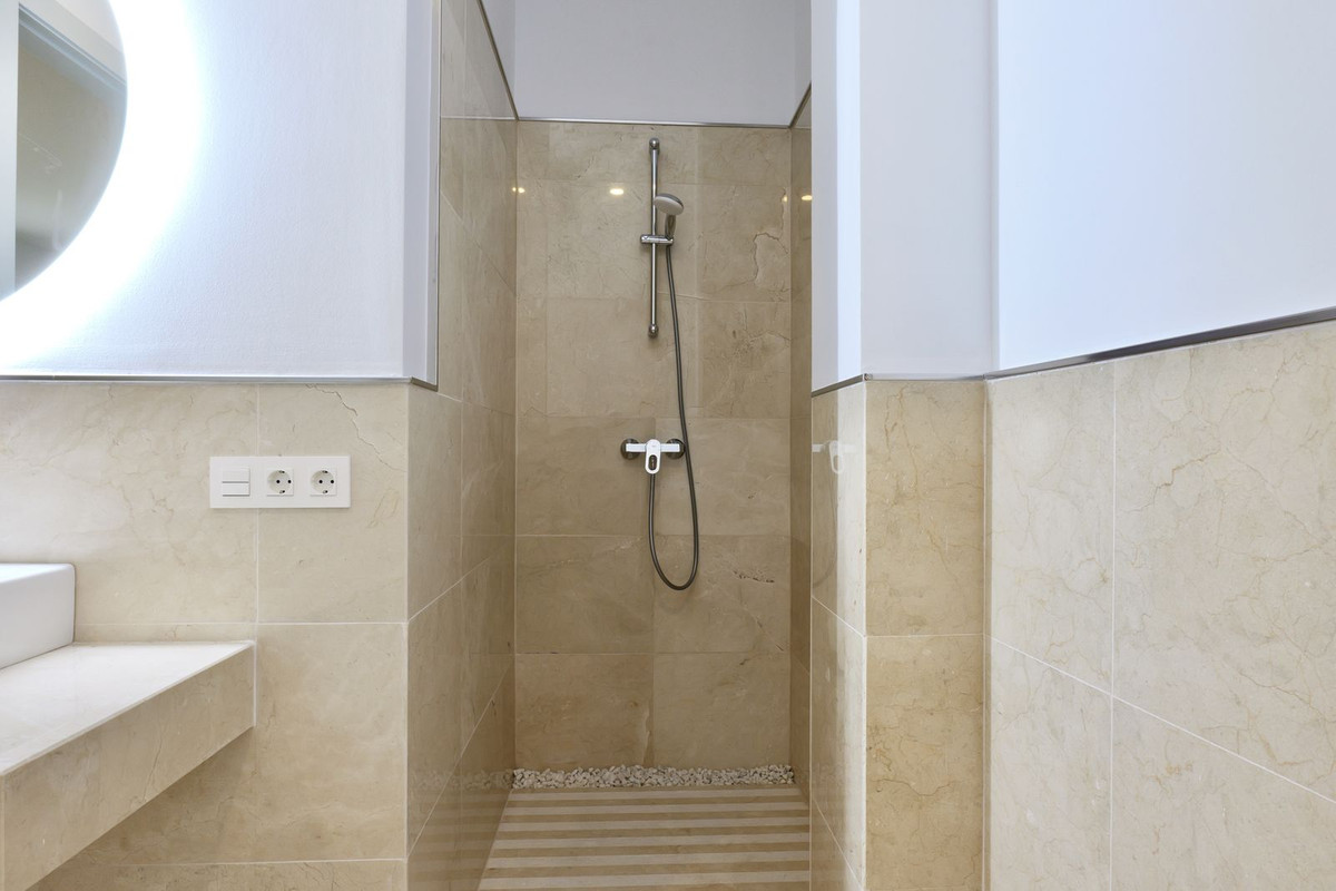 d6a971a8fd032d77f513020a330f25f7 - 42