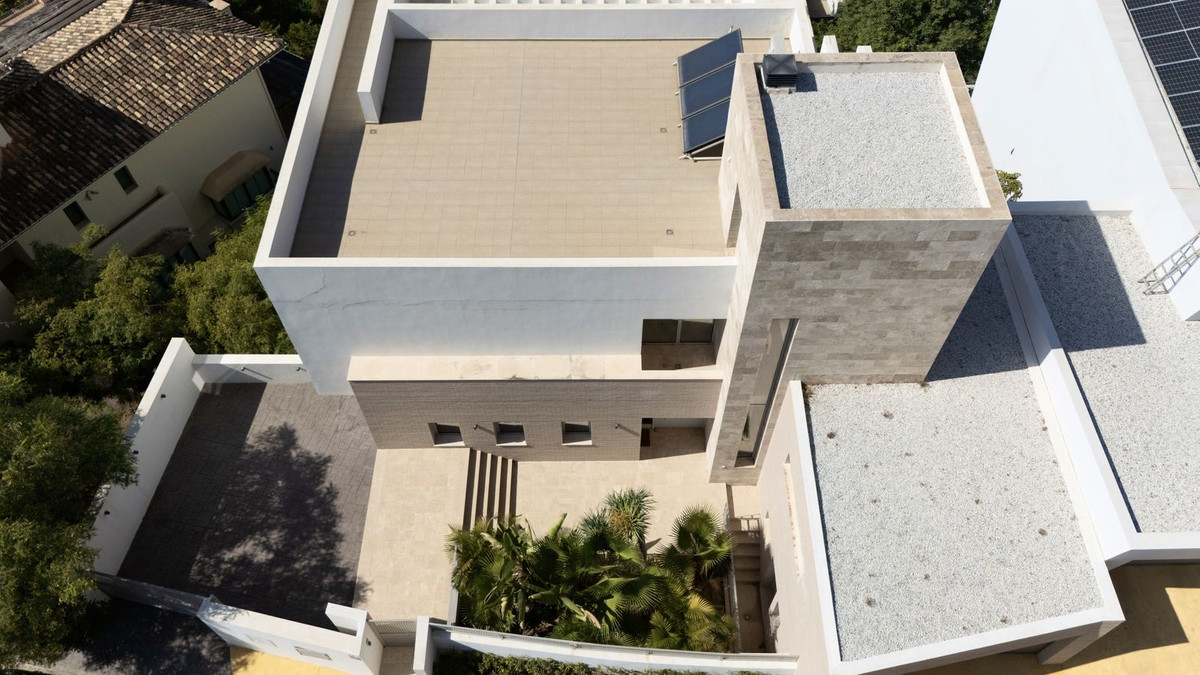 d6a971a8fd032d77f513020a330f25f7 - 7