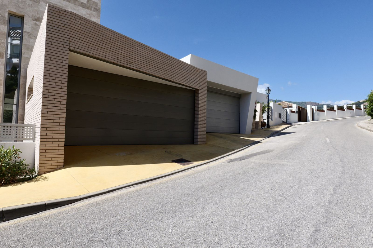 d6a971a8fd032d77f513020a330f25f7 - 76