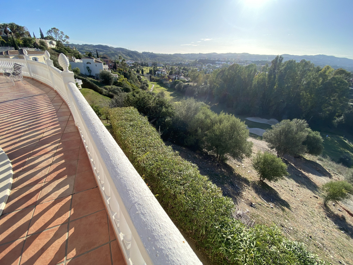 d710ac66866c0aa18153f040c8149cd3 - 12