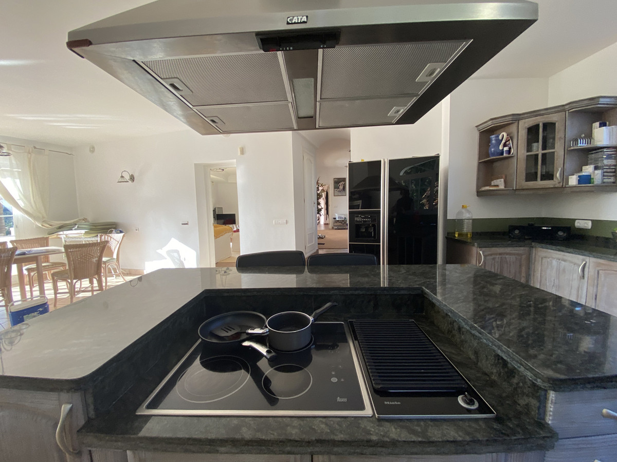 d710ac66866c0aa18153f040c8149cd3 - 22