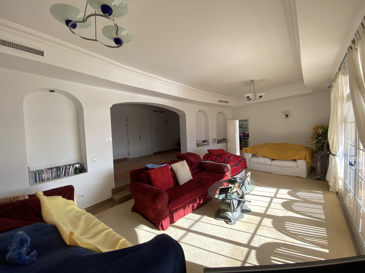 d710ac66866c0aa18153f040c8149cd3 - 24