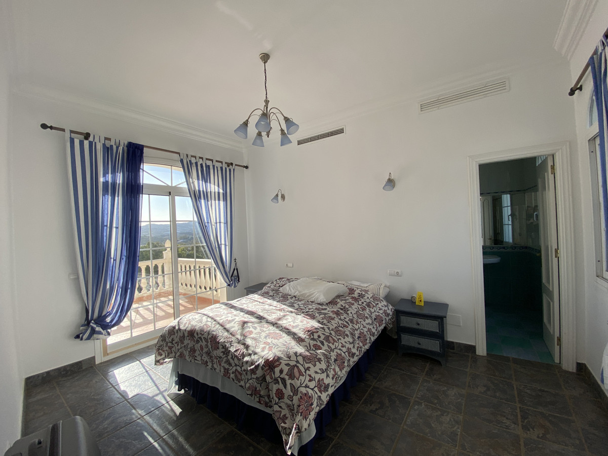 d710ac66866c0aa18153f040c8149cd3 - 26