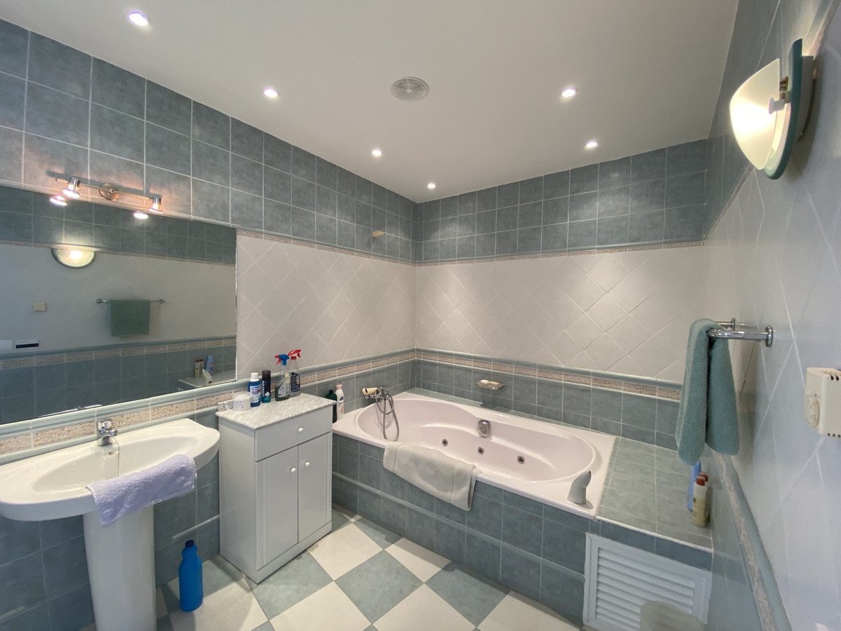 d710ac66866c0aa18153f040c8149cd3 - 27