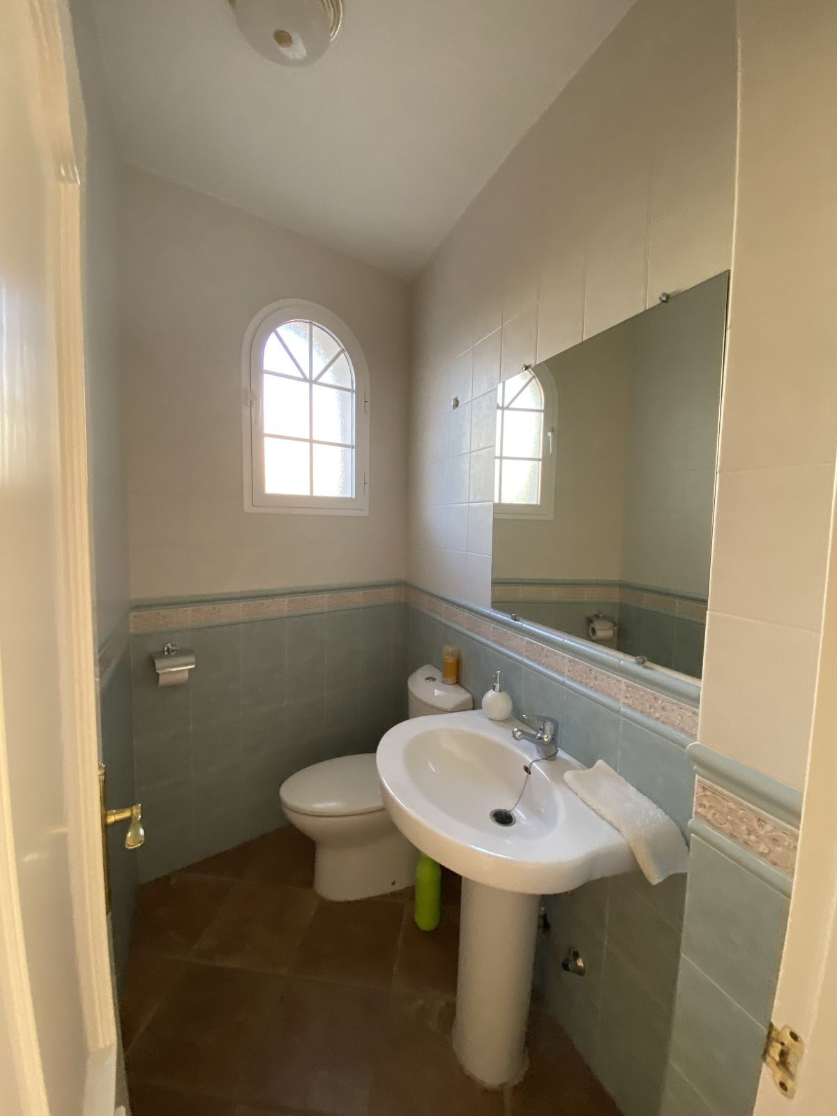 d710ac66866c0aa18153f040c8149cd3 - 32