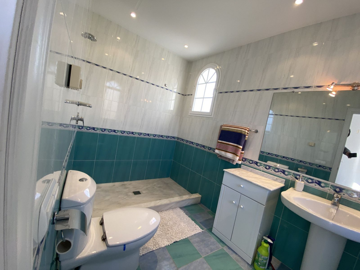 d710ac66866c0aa18153f040c8149cd3 - 38