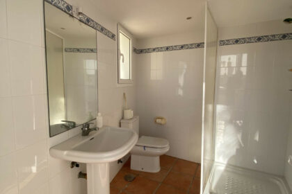 d710ac66866c0aa18153f040c8149cd3 - 53