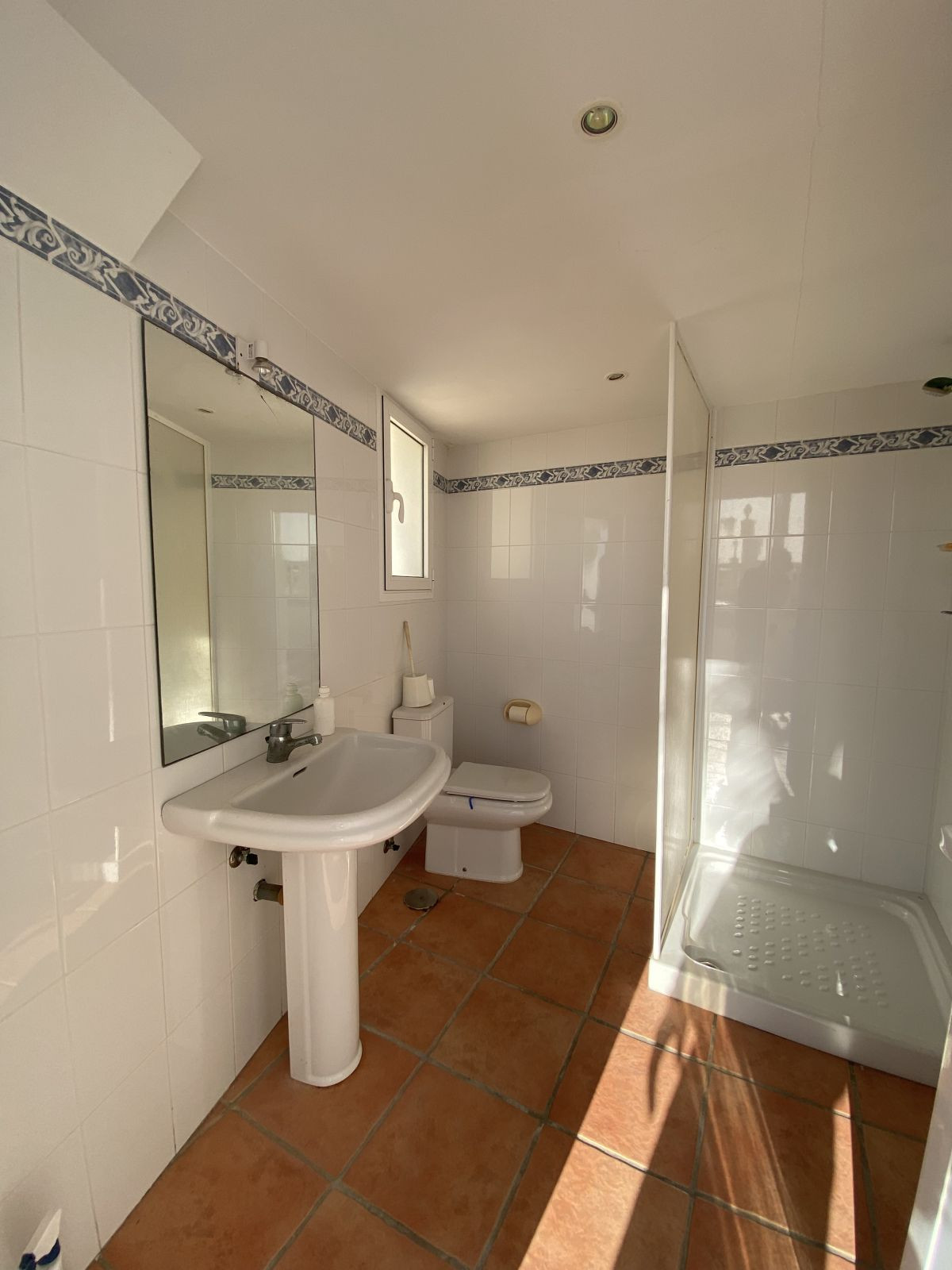 d710ac66866c0aa18153f040c8149cd3 - 53