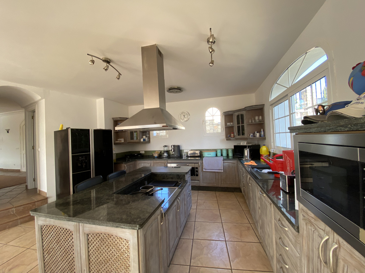 d710ac66866c0aa18153f040c8149cd3 - 6