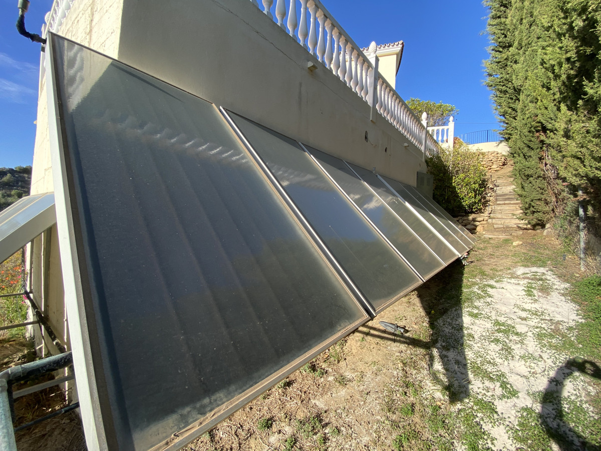 d710ac66866c0aa18153f040c8149cd3 - 60