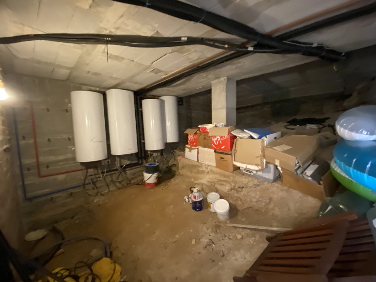 d710ac66866c0aa18153f040c8149cd3 - 63